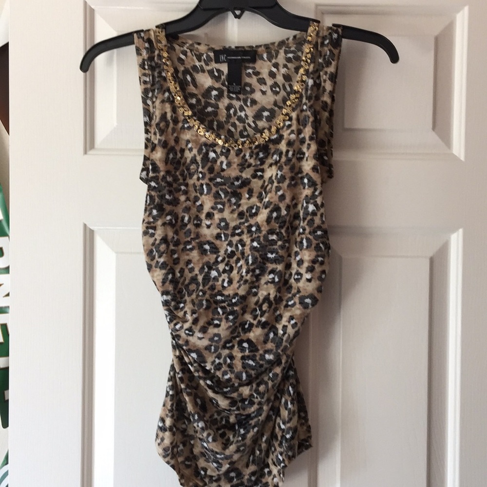 Short sleeve leopard ruched top